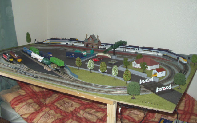 model trains layouts