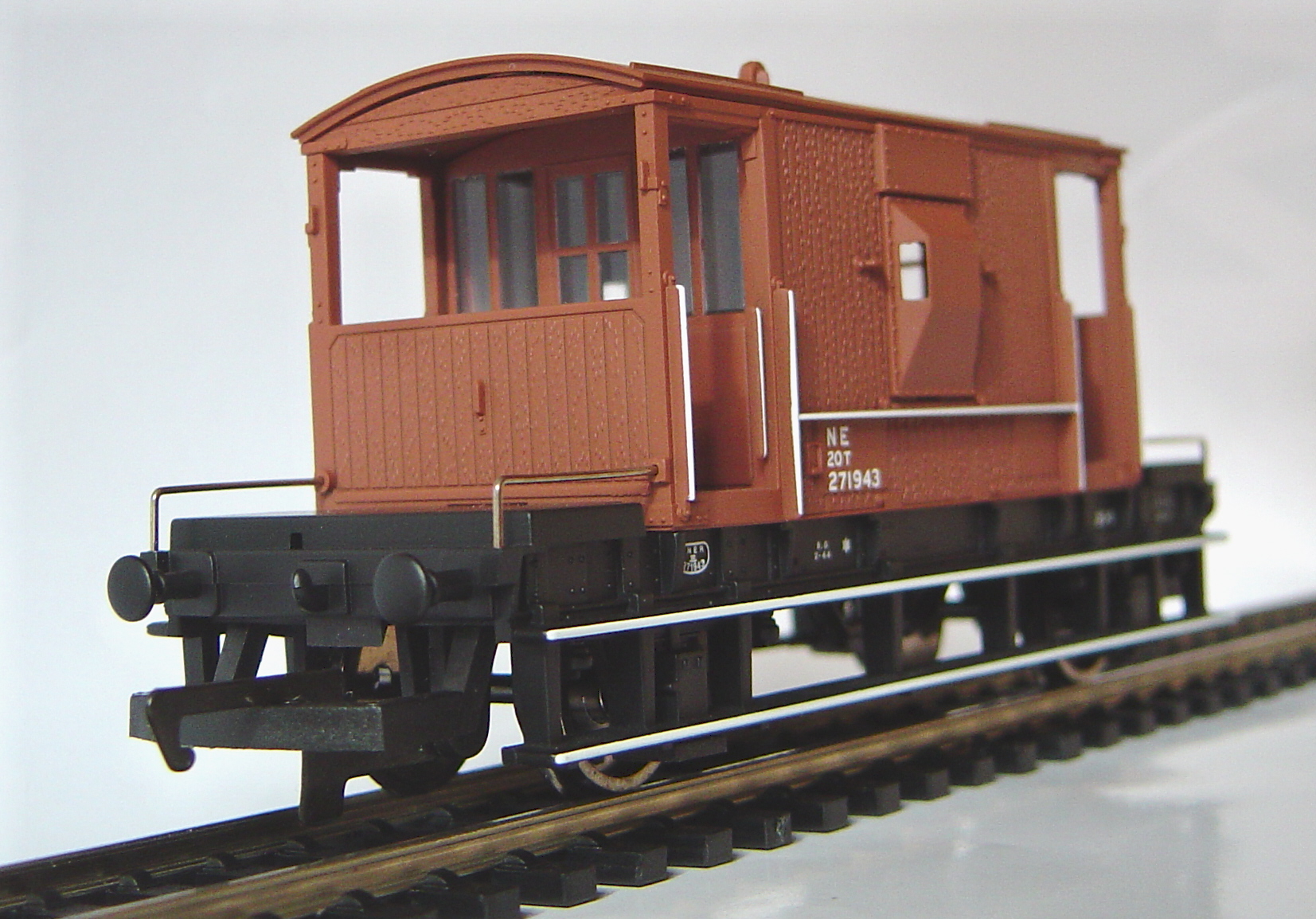 Hornby X3725 Brake Van Body BR Bauxite With Transfers & Warning Flashes 